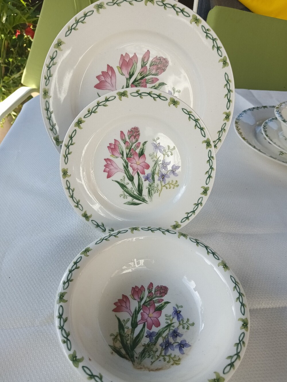 Thomson Pottery 3 Piece Set Floral Garden Stoneware Dinner Plates, Salad & Bowls